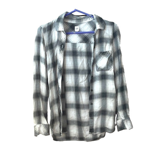 gap grey and white plaid button down long sleeve shirt